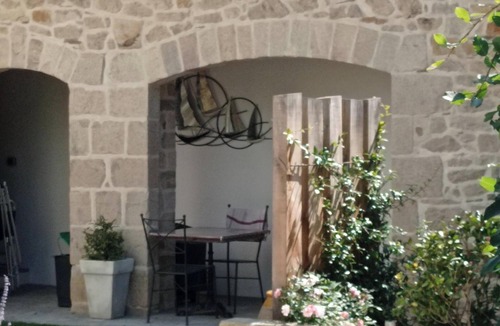 Saint-Nicolas des Eaux House | Charming riverside holiday gite for 2 persons with Free Wifi
