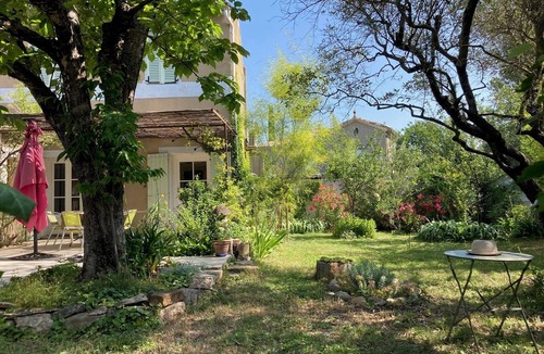 Roaix House | Charming riverside house