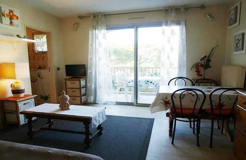 Mandelieu-La-Napoule Apartment | CHARMING STUDIO RESIDENCE SECURE WITH 3 POOLS - LARGE TERRACE + PARKING