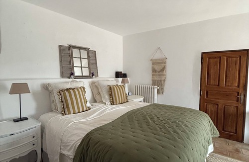 Viens House | Charming sheepfold with infinity pool - 360° Luberon view, private estate