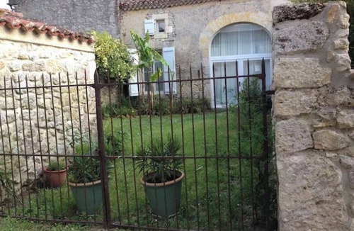 Larressingle House | Charming stone house in the most beautiful town in the Gers