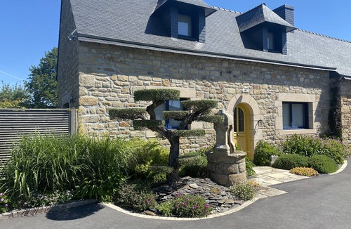 Merlevenez House | Charming Stone House near seaside in the countryside