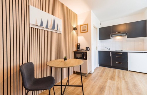 Guingamp Apartment | Charming studio apartment in a bourgeois house