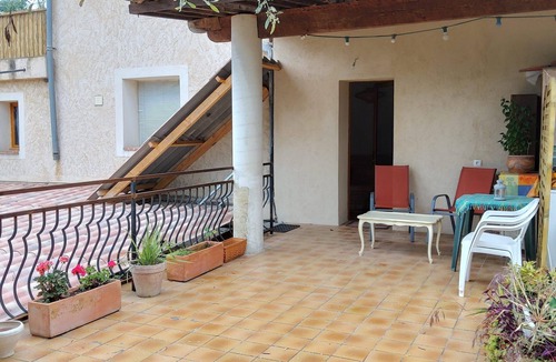 Coaraze Apartment | Charming studio between sea and mountains Self-catering cottage on an ancient olive grove