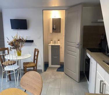 Annoeullin Apartment | Charming studio close to Lille
