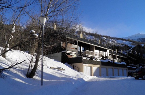 Chantemerle Apartment | Charming Studio with Garden, Sleeps 4, South-Facing in Serre-Chevalier