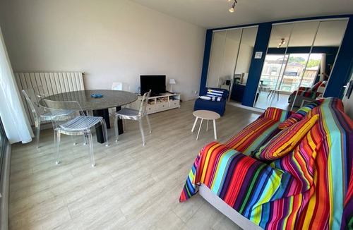 Arcachon Apartment | Charming Studio in Central Arcachon with Parking, Walk to Beach and Shops
