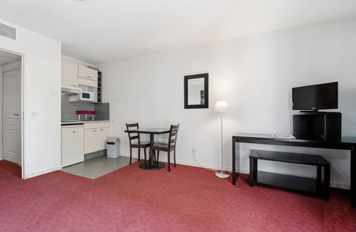 Grasse Apartment | Charming Studio - Sleeps 2 - Very Bright