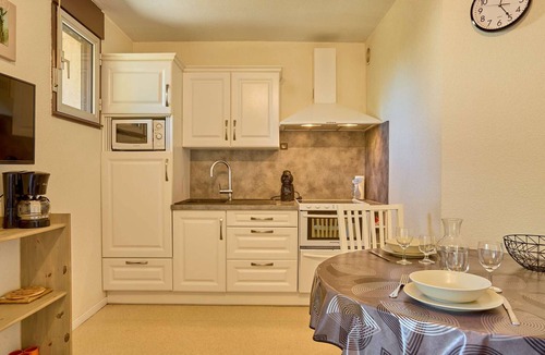 Barbotan-les-Thermes Apartment | Charming T2 with Balcony and Parking in Barbotan