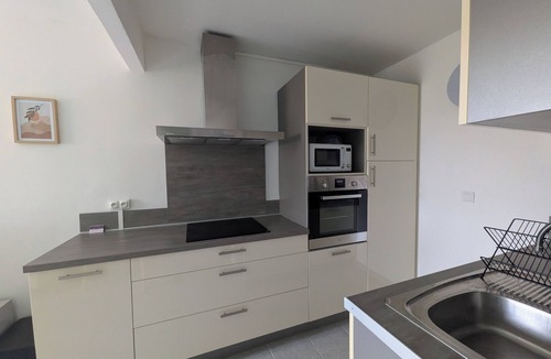 Greoux-les-Bains Apartment | Charming T2 150 m spa capacity 4 people