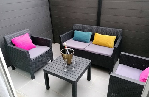 Laveyron Apartment | Charming T2 apartment in villa with spa