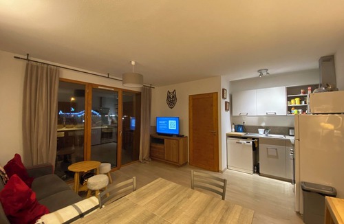 La Joue du Loup Apartment | Charming T3 in a residence close to the slopes and shops South-facing balcony