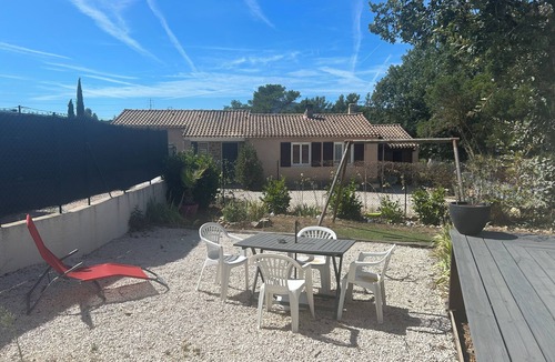 Rocbaron Apartment | Charming vacation home with parking and private garden