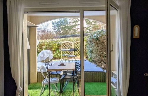Colombier - Champ de Mars Apartment | Charming with Garden | Near train station