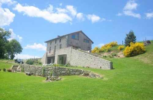 Parlan House | CHARMING WITH WELL BEING