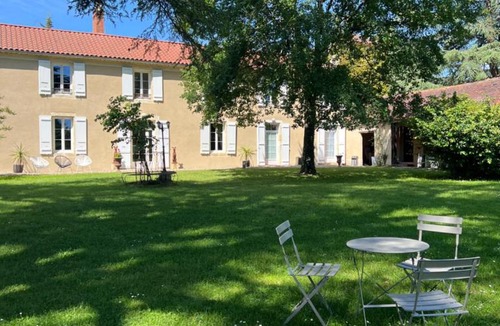 Saint-Jean-Poutge Bed & Breakfast | Chartreuse de Dane