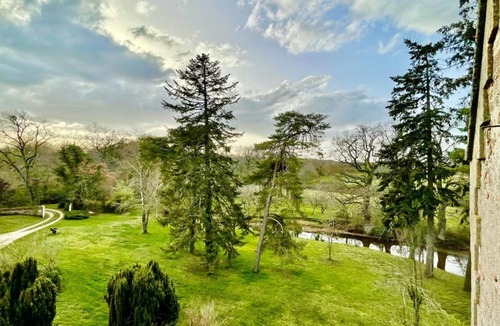 Franchesse Bed & Breakfast | Chateau de Bouquetraud