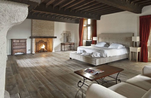 Saint-Caprais-de-Lerm Other | Château in Nouvelle-Aquitaine with Pool & Views