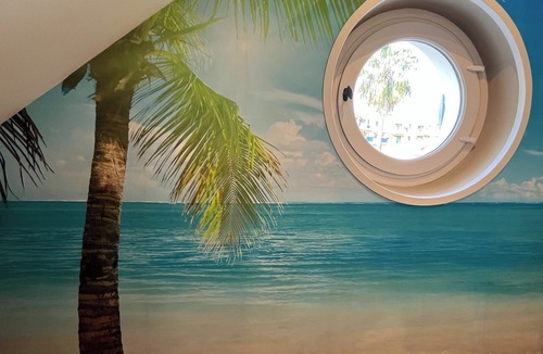 Hyeres City Centre Apartment | Chic apartment between the sea and palm trees