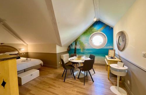 Hyeres City Centre Apartment | Chic apartment between the sea and palm trees