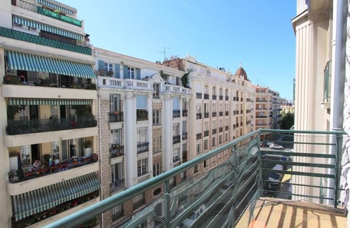 Thiers Apartment | Chic & Spacious Getaway in Nice - 10 min to Beach