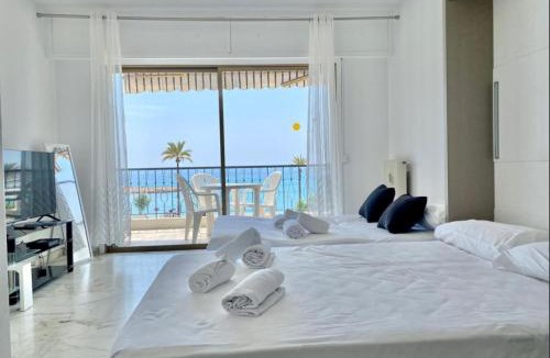 Menton Apartment | chouette studio balcon sur la mer