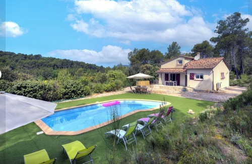 Carces House | Close to Cotignac: Maison De la Fare, pool, peace and privacy and amazing view