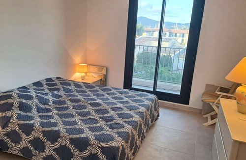 Port Cogolin Apartment | Close to Saint-Tropez – Apartment for 4 People with Marina View