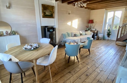 Guemene-Penfao House | Cocooning stone house