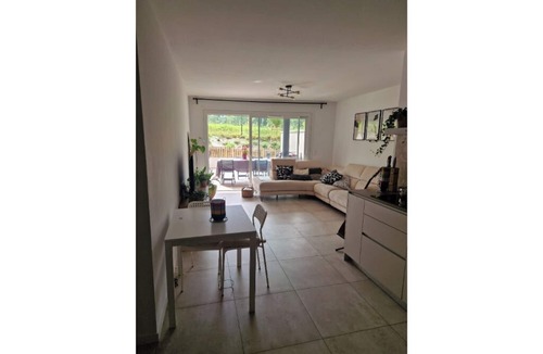 Saint-Martin-de-Seignanx Apartment | Comfortable T3 with large terrace