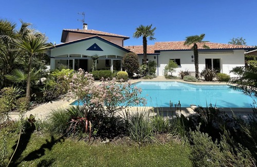 Saint-Martin-de-Seignanx House | Comfortable cottage in basque villa with large pool