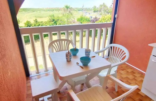 Les Arenes Apartment | Comfort Studio with Private Bathroom for 4 Guests, Residence with Pool & Parking 4CORAU168