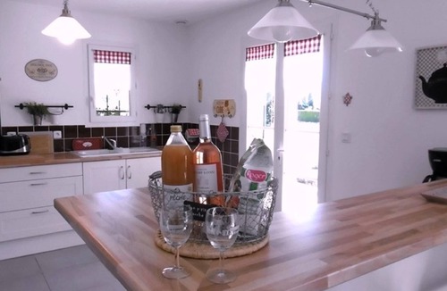 Vaison-la-Romaine House | Comfortable air-conditioned house with private swimming pool in a quiet location