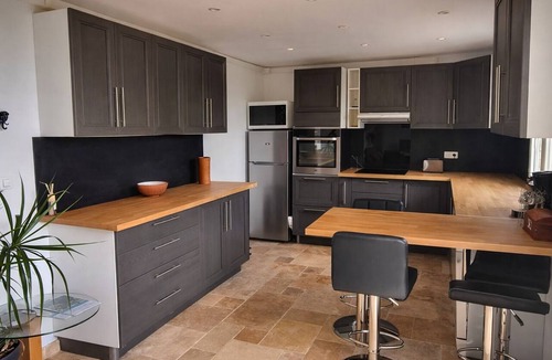 Pertuis Apartment | Comfortable flat – Swimming pool, boules court & peaceful setting in Pertuis