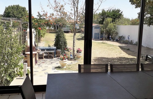 LʼAiguillon-sur-Mer House | Comfortable and Spacious Villa, Quiet Area