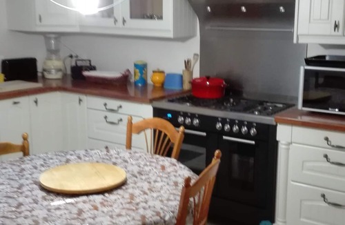 Riantec House | Comfortable ground floor on garden, near sea.