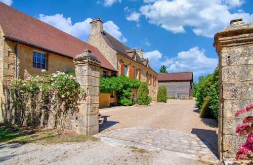 Sarlat-la-Caneda Ski Chalet | Comfortable single-storey chalet with swimming pool, garden, terrace and parking.