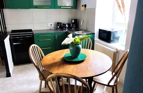 La Chapelle-Neuve Apartment | Comfortable T3, furnished and decorated with care. ALL INCLUSIVE