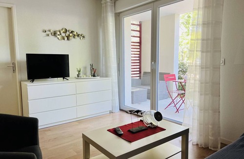 Hasparren Apartment | Comfortable T2, 4 people, Terrace, Private parking in Hasparren