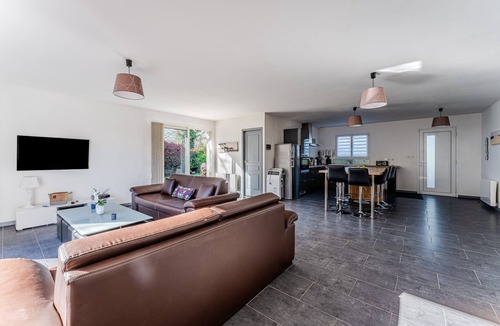 Cazaux House | Comfortable Villa with Jacuzzi Between Lake and Ocean