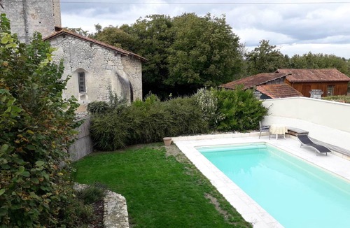 Riberac House | COMPLETE AUTHENTIC QUIET & HEALTHY HOUSE WITH PICINE 10x4m = 100% YOURS