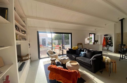 L'Echardiere House | Completely renovated old winery in a typical island village