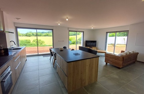 Souraide House | Completely renovated 18th century Basque farmhouse, in a quiet location with views of the hills.