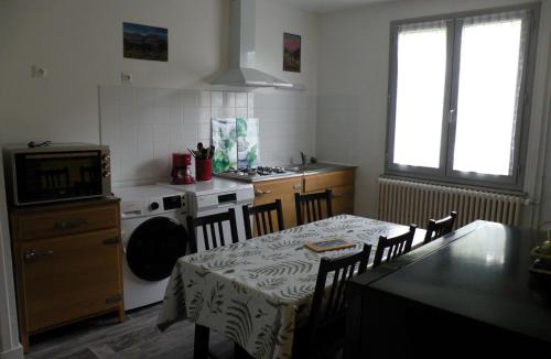 Orcival Apartment | Coquelicot, Entre Volcans d Auvergne et Sancy, Orcival.