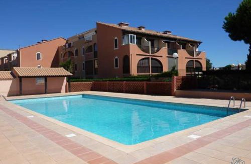 Les Arenes House | CORAUX - Maisonnette 4 pers avec piscine et parking