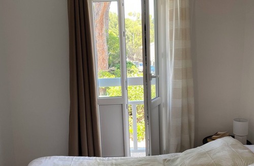 Les Lecques Apartment | Cosy studio 150m from the beach, fully refurbished, close to all amenities on foot