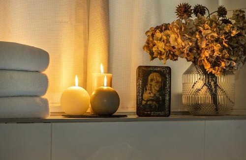 Lyon City Centre Apartment | Cosy Studio Bernard with Jacuzzi Relaxation & Style