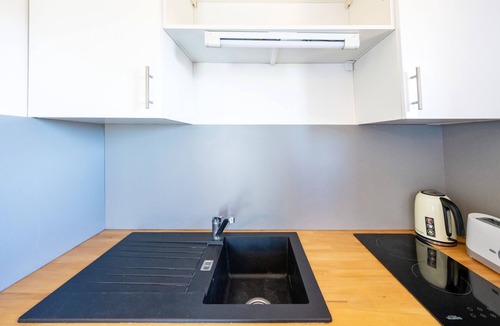 Barbotan-les-Thermes Apartment | Cosy Studio with Balcony, Air Conditioning & Pool Table – Cazaubon