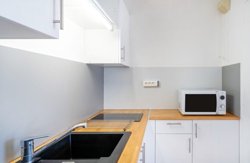 Barbotan-les-Thermes Apartment | Cosy Studio with Balcony, Air Conditioning & Pool Table – Cazaubon