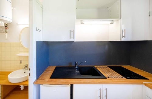 Barbotan-les-Thermes Apartment | Cosy Studio with Balcony, Air Conditioning & Pool Table – Cazaubon